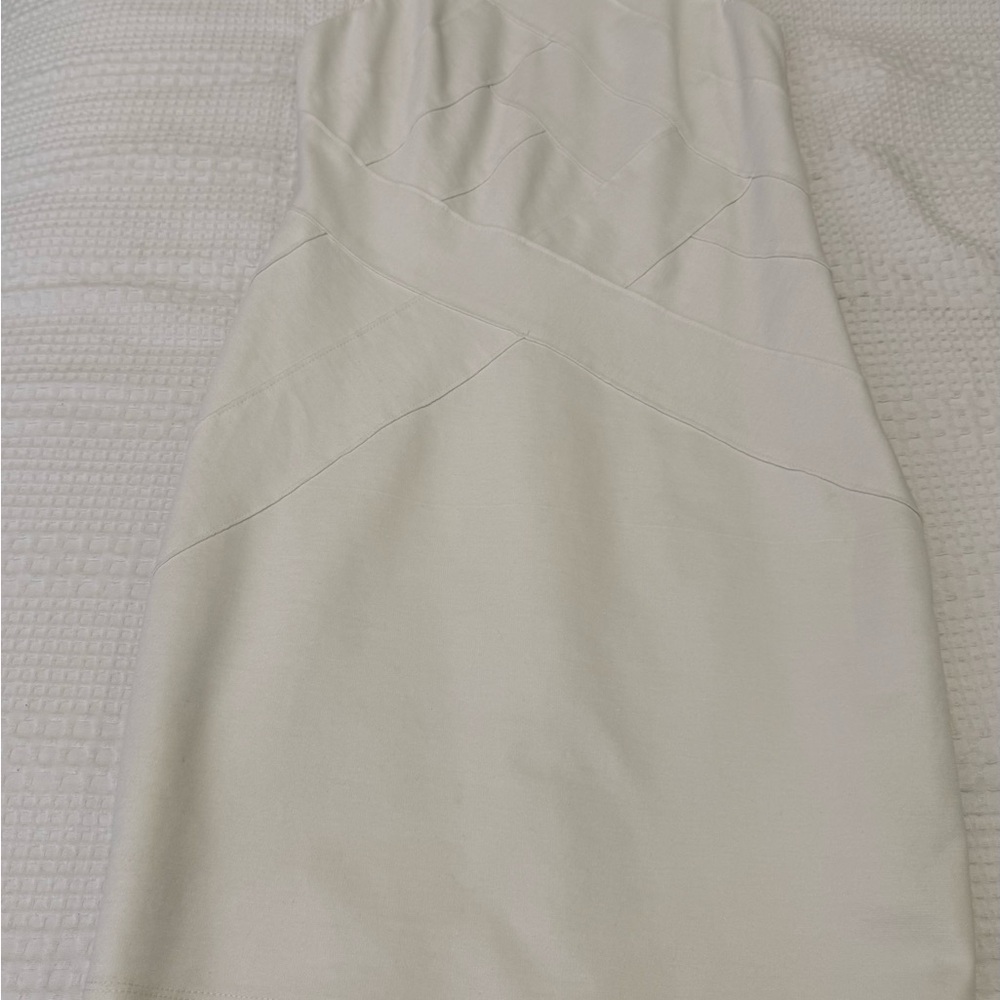 Bailey 44 White Sheath Dress with Sweetheart Neckline